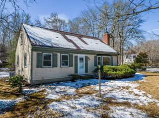 2 Tara Rd, Mattapoisett, MA 02739
