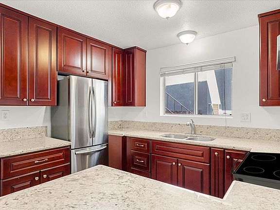 5th image of 517 Ximeno Ave #2