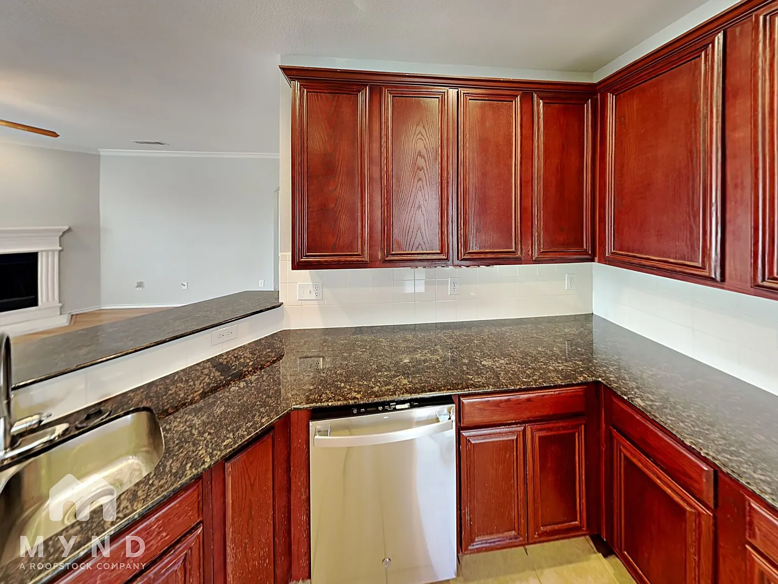 5 bed, 3.5 bath, 3083 sqft, $2,695 — Photo 4