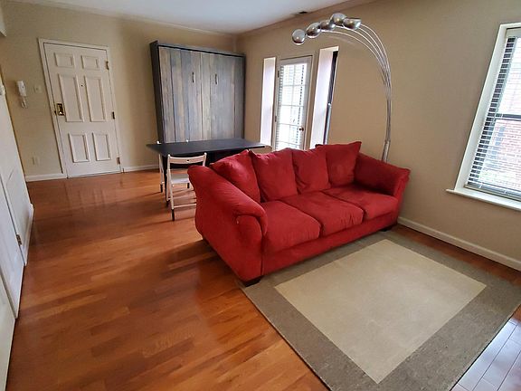 4th image of 5580 Waterman Blvd #3