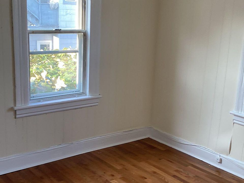 2nd image of 119 Frank St #1