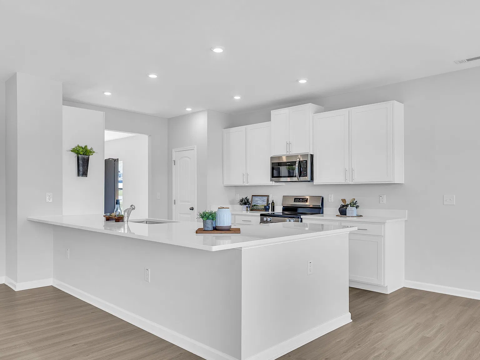 3 bed, 2425 sqft, $2,300 — Photo 4