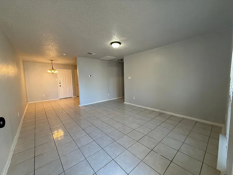 1311 Hortencia Ave #B — Photo 3