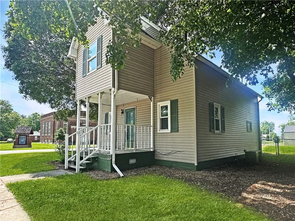 1122 Front St, Gays, IL 61928