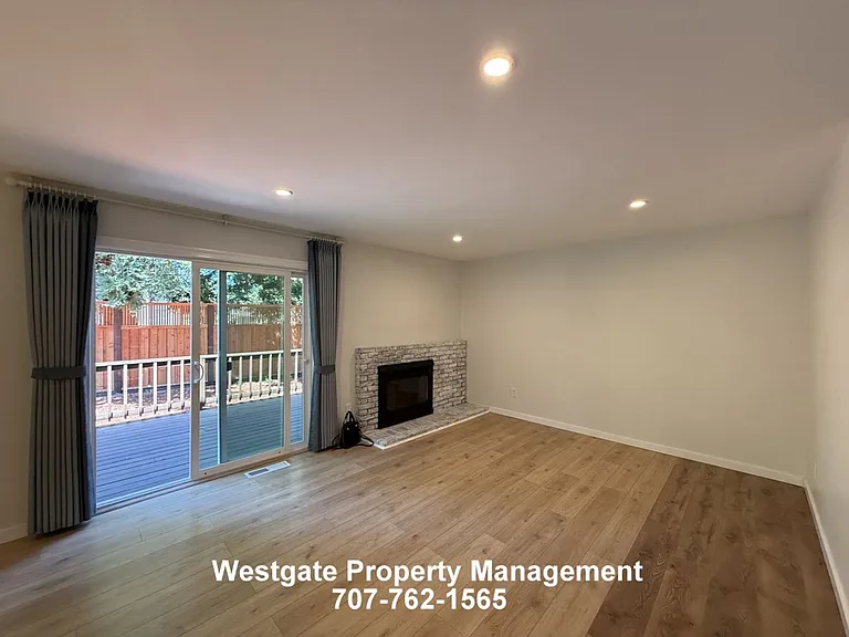 4367 Gloria Ct — Photo 8