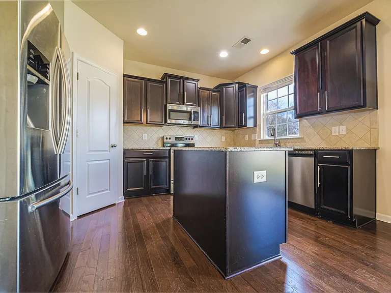1089 Wallace Lake Rd — Photo 4
