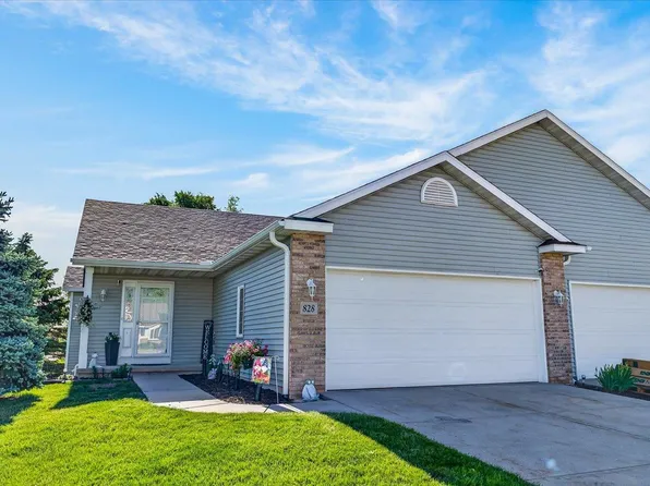 828 Dunn Ave, Oregon, WI 53575