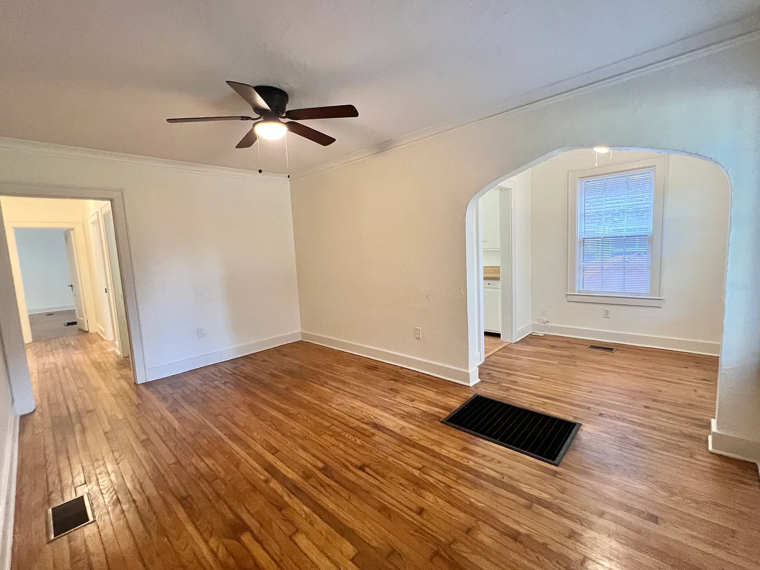 2 bed, 1000 sqft, $1,500 — Photo 2
