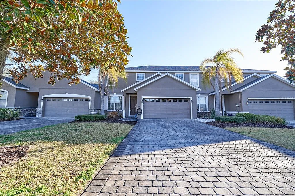 4 bed, 3.5 bath, 2535 sqft, $2,425 — Photo 1
