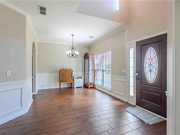 2nd image of 2865 Stonehenge Ct