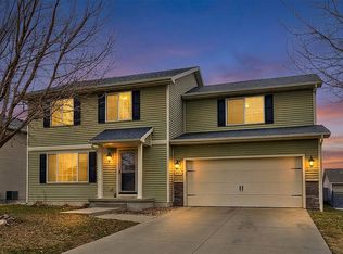 635 SE Ashton Ct, Waukee, IA 50263