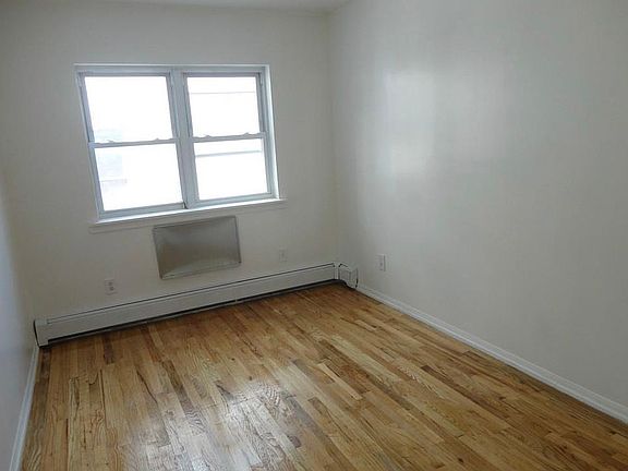 5th image of 1549 Bruckner Blvd
