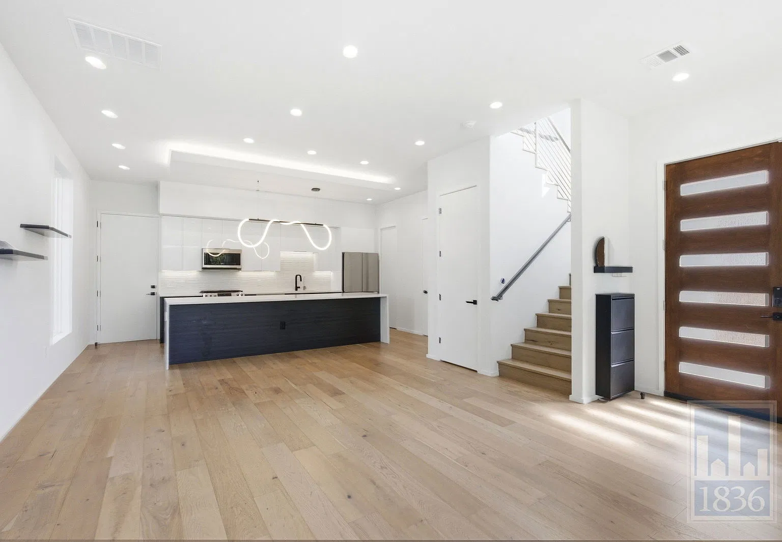 3 bed, 2.5 bath, 1846 sqft, $4,350 — Photo 3