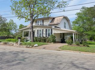 305 S Main St, Caldwell, TX 77836