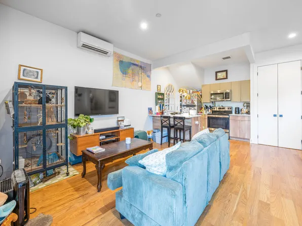 305 Sumpter Street image 24 of 48