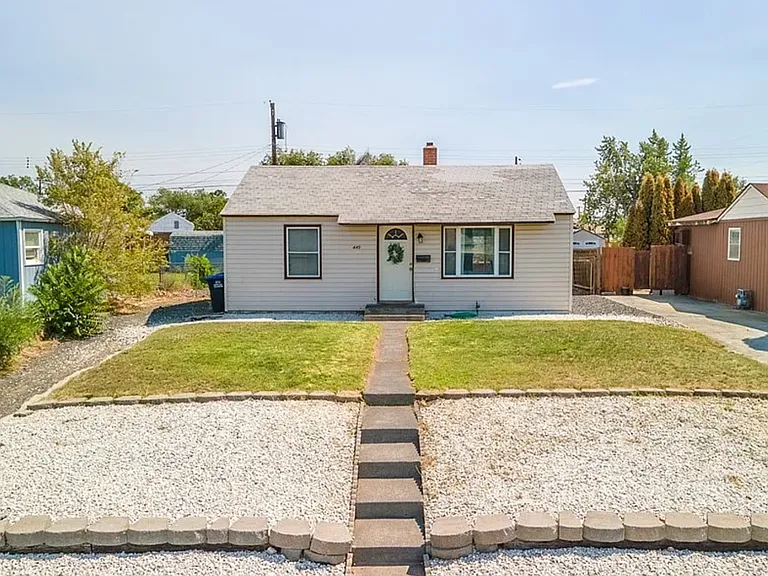 445 W Ridge Rd — Photo 1