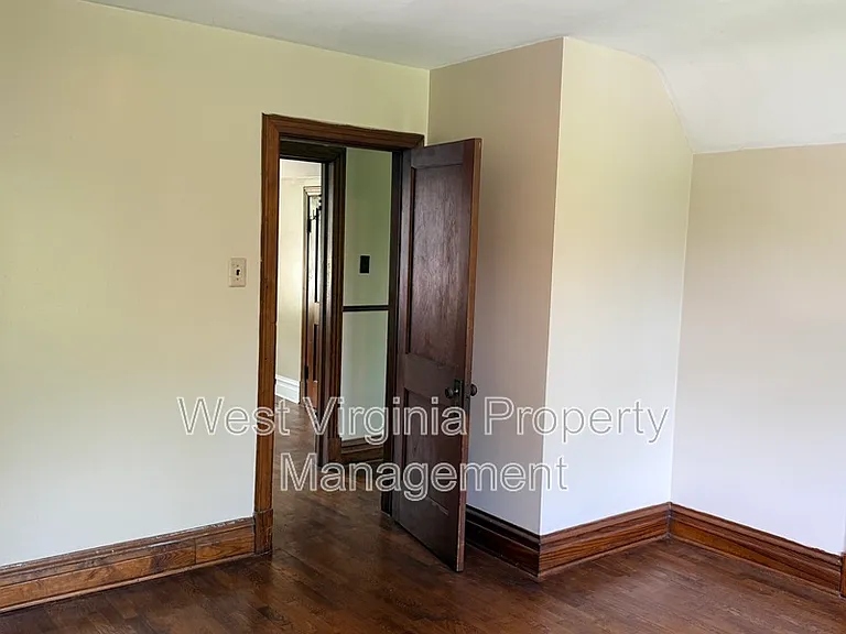 102 Temple St — Photo 19