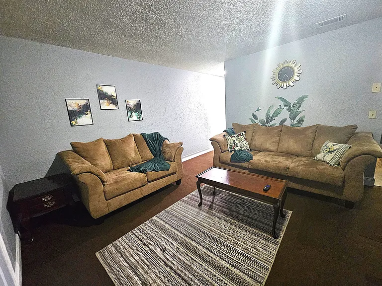 720 Texas Ave #B — Photo 1