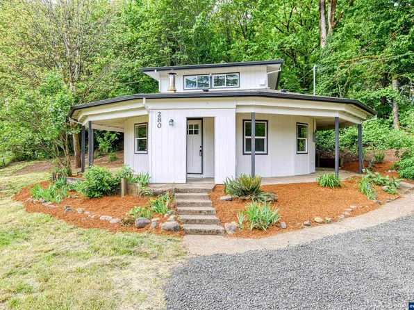 280 Lombard St, Falls City, OR 97344