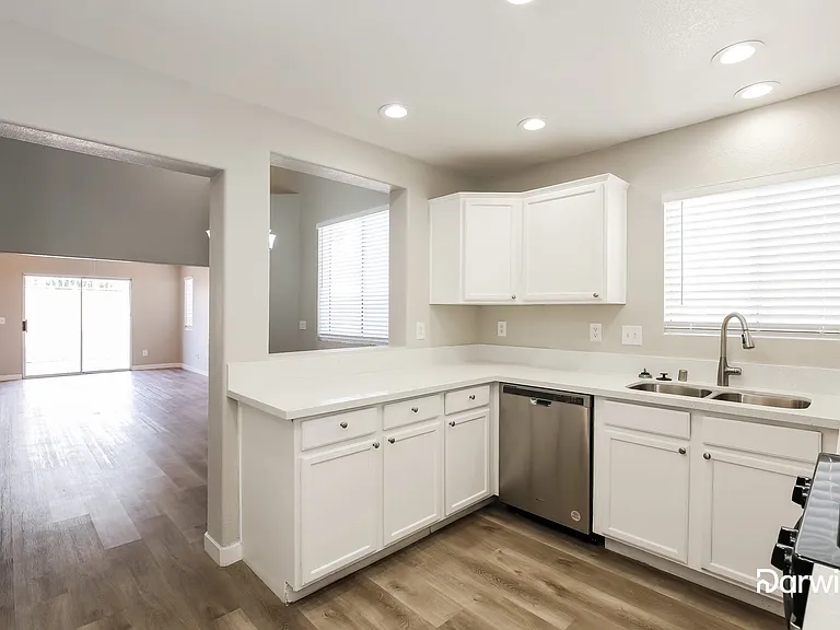 5918 Stone Hollow Ave — Photo 5
