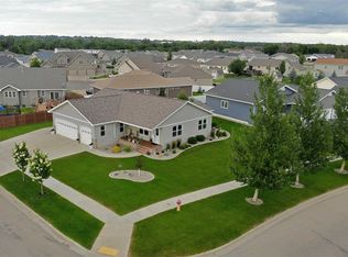 605 25th St SW, Minot, ND 58701