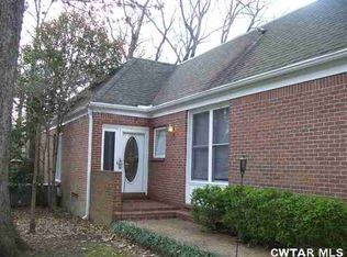 192 Country Club Ln, Jackson, TN 38305