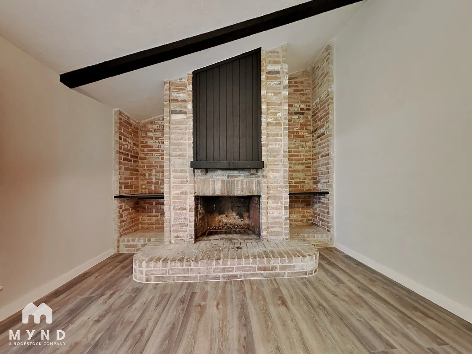 4 bed, 2.5 bath, 2417 sqft, $2,145 — Photo 2