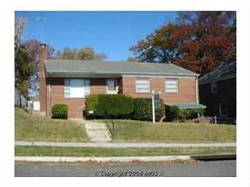 326 Peabody St NE photo 1