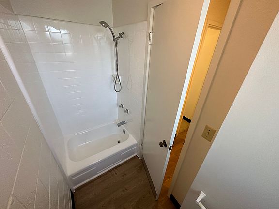 3rd image of 82 Kihapai St APT 206