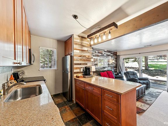 4th image of 1410 Ski Run Blvd #28