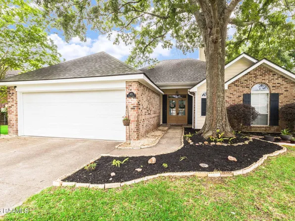 415 Crest Cir, Youngsville, LA 70592