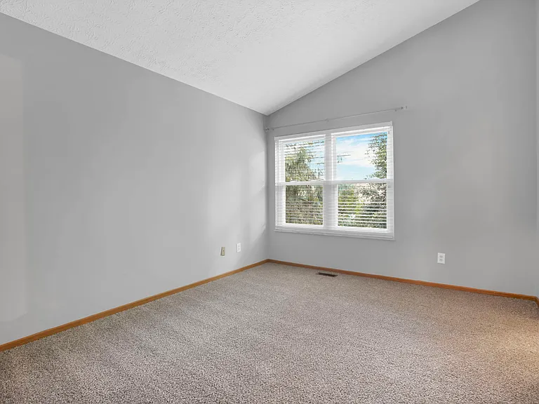 933 Briaro St — Photo 22
