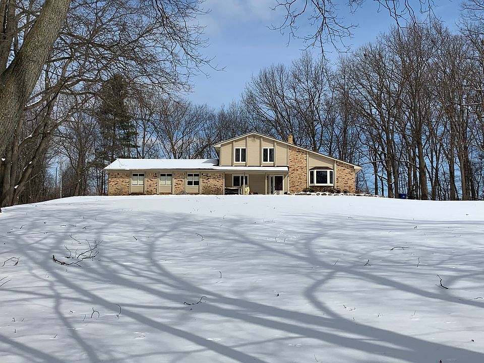 1st image of 550 Hilltop Dr