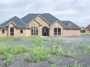 1177 Whirlaway Dr, Terrell, TX 75160