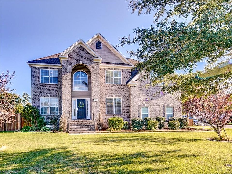 Welcome to 4213 Periwinkle Court.