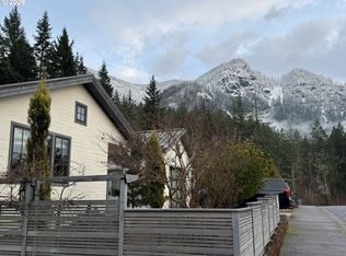 922 SW Spelling Pl, Cascade Locks, OR 97014