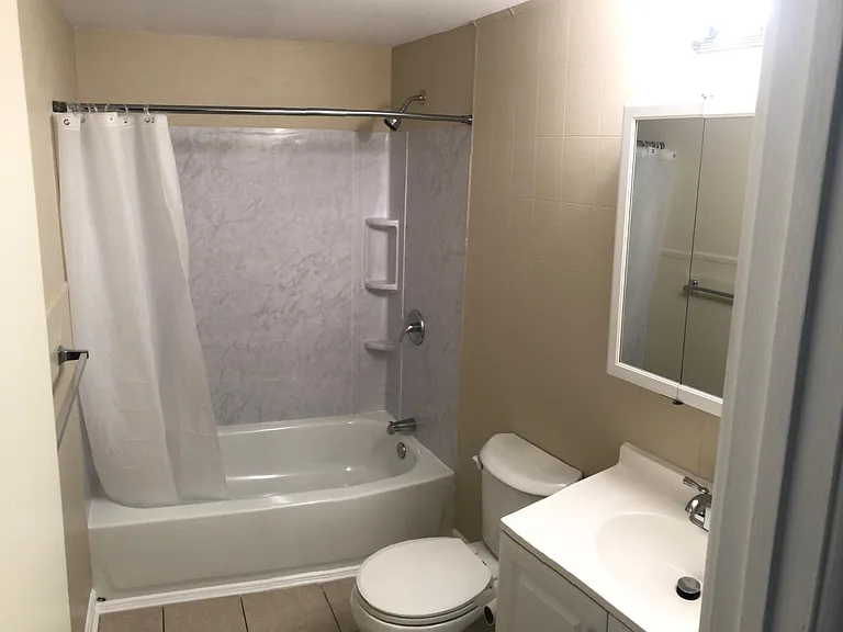 211 Columbine Ct — Photo 7