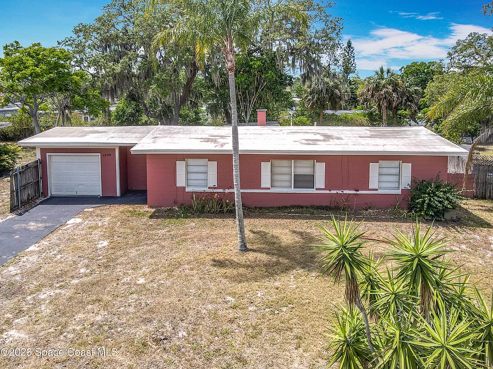 1590 Hilldale Rd