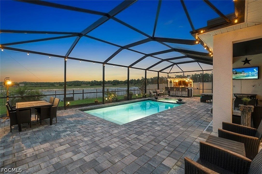 ⭐︎まきどん⭐︎ 18821 Shimmer Dawn Ct, North Fort Myers, FL 33917 | Zillow