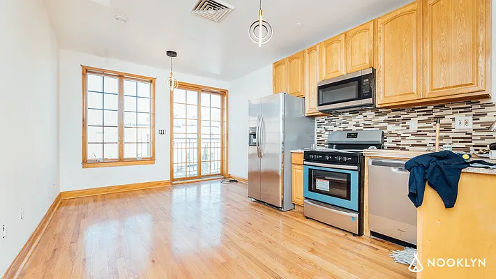 Rented by Nooklyn NYC LLC | media 25