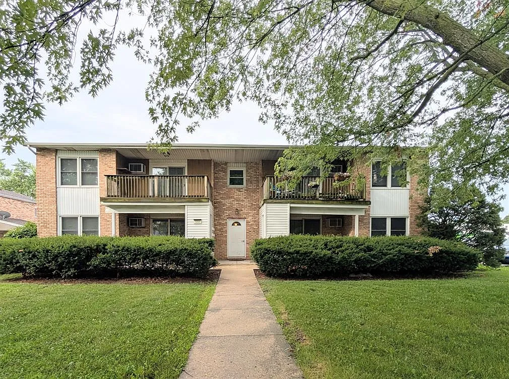172 E Baker St Manteno IL 60950 — Photo 1