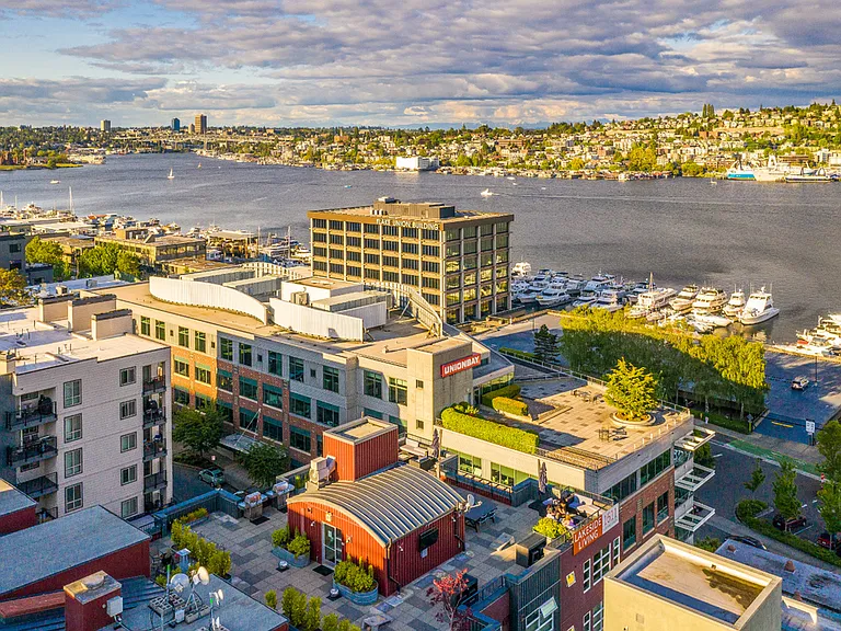 1611 on Lake Union — Photo 24