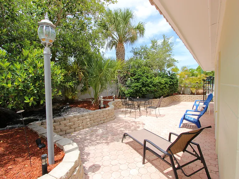 1104 S Moonmist Ct — Photo 8