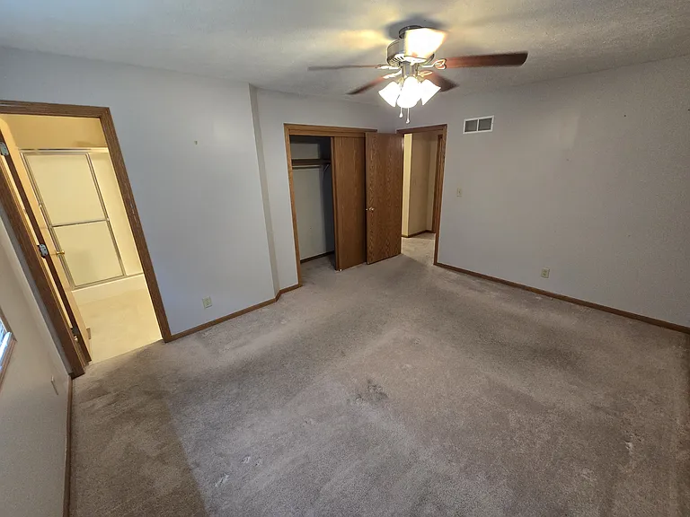 5408 S 82nd St — Photo 10