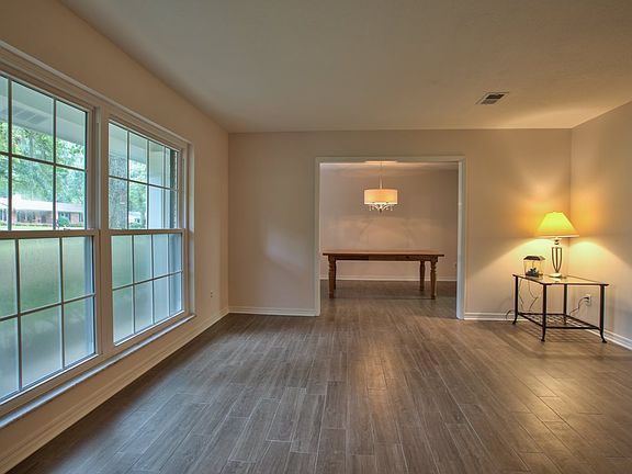 4th image of 2433 Limerick Dr