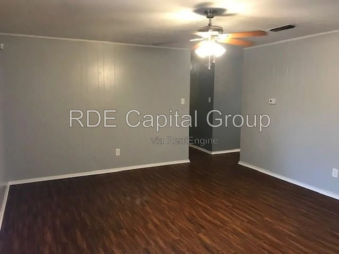 3 bed, 2.0 bath, 1404 sqft, $2,100 — Photo 3