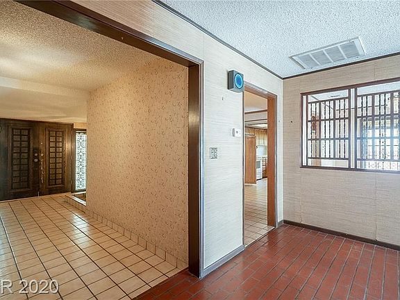 5th image of 4022 Acapulco Ave