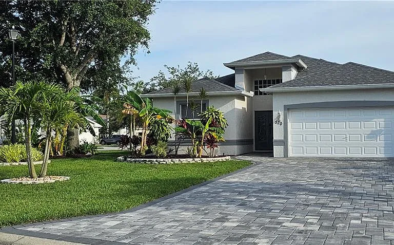 520 Crossfield Cir — Photo 32