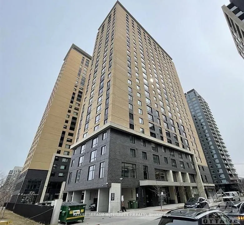 105 Champagne Ave S #1812