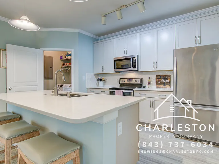 600 Bucksley Ln #208 — Photo 7